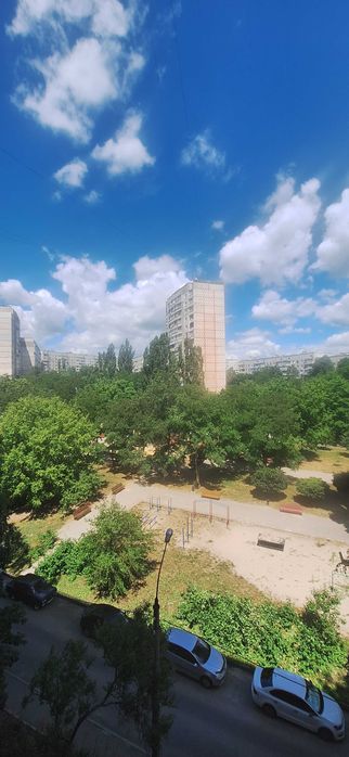 Продам 3 кімнатна квартира біля метро Перемога
