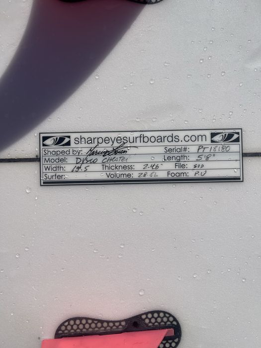 Prancha de surf sharpeye 5'8 com quilhas