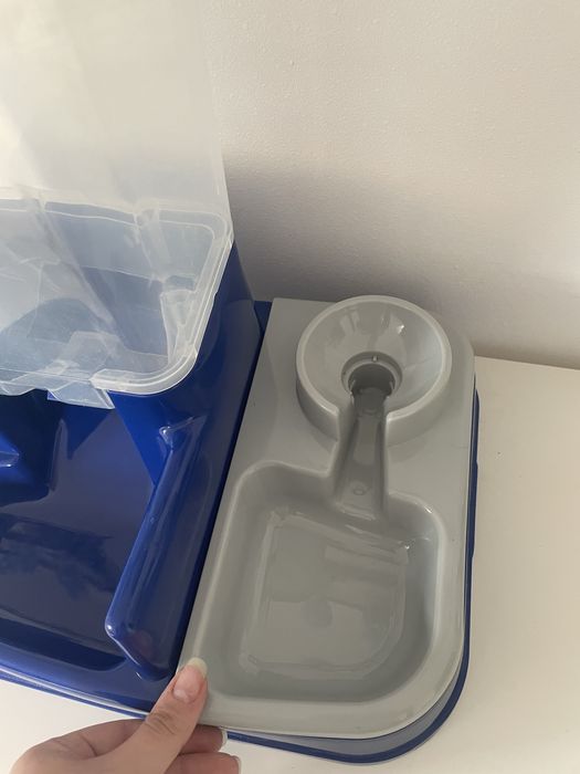 Automat do wody i karmy 2in1