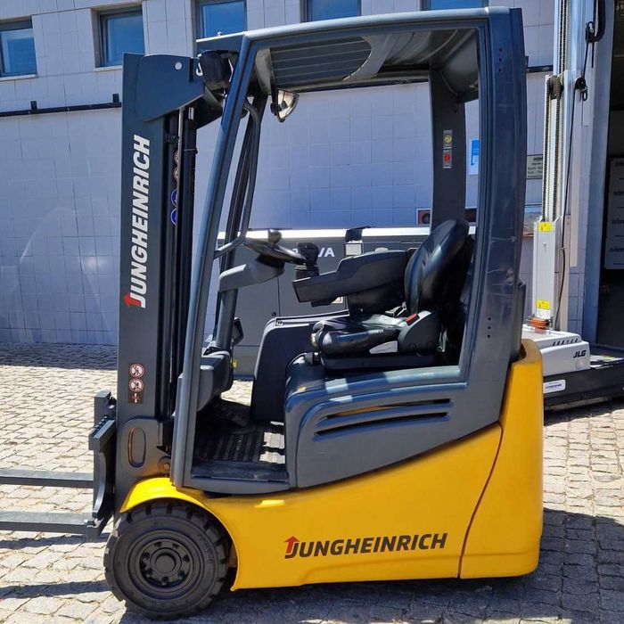 Empilhador Elétrico Jungheinrich EFG 213