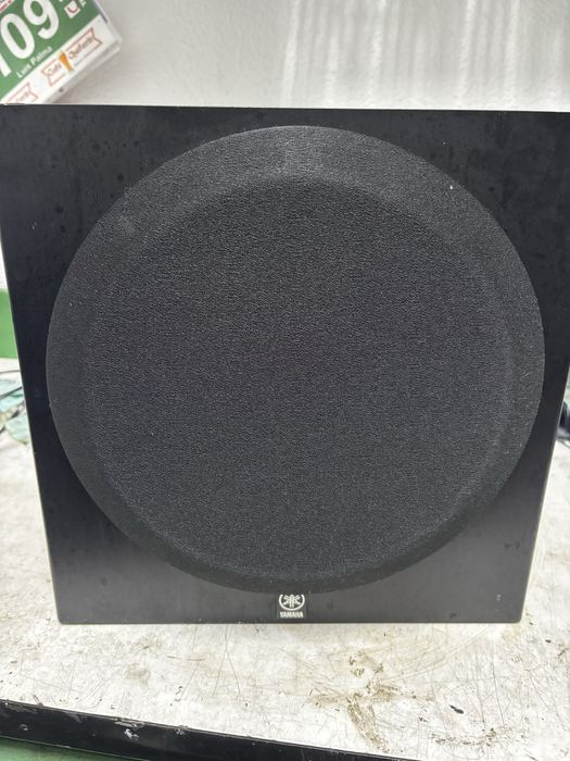 Subwoofer Yamaha YST-SW012 impecavel