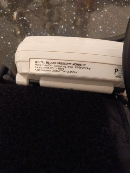 Напівавтоматичний тонометр A&D UA-604. Виробник Японія.