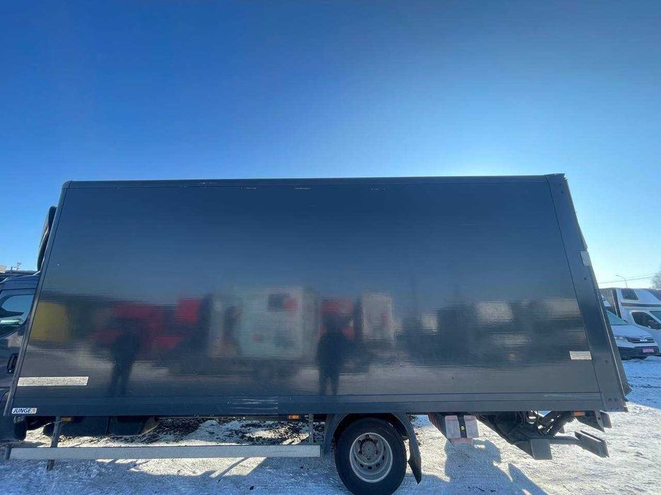 Будка пластикова, мебельна з гідробортом Iveco Daily