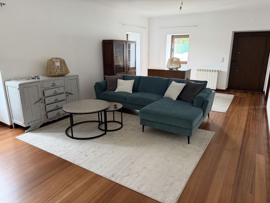 Casa T3 com jardim, churrasqueira e garagem na Esculca em Viseu