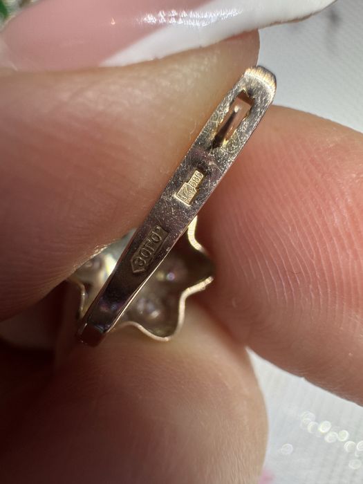 Золотые серьги с бриллиантами кольца  585 ссср золото