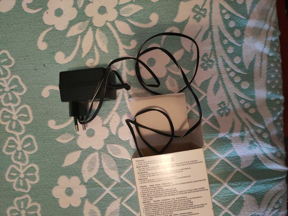 Teclado Yamaha PSR E233