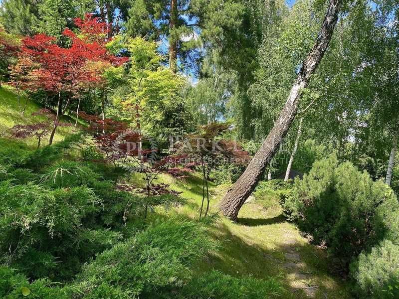 Продам Резиденцію в Лісниках з власним парком та озером Обухівський