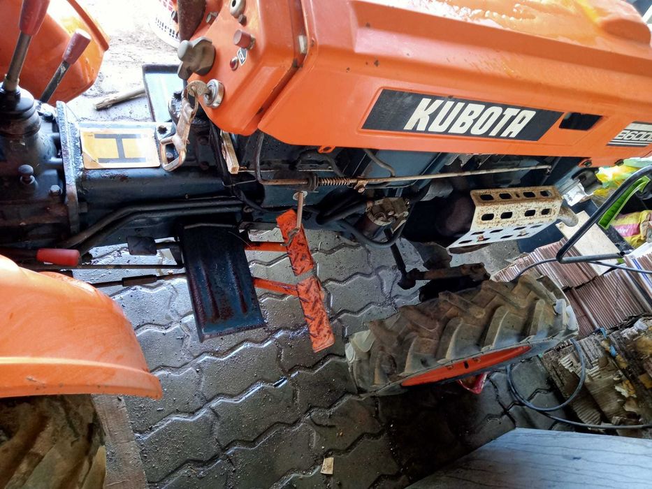 Kubota, Trator B6000
