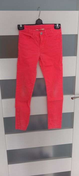 Neonowy róż spodenki hm 134 dziewczynka kolor jak na 1 zdjeciu