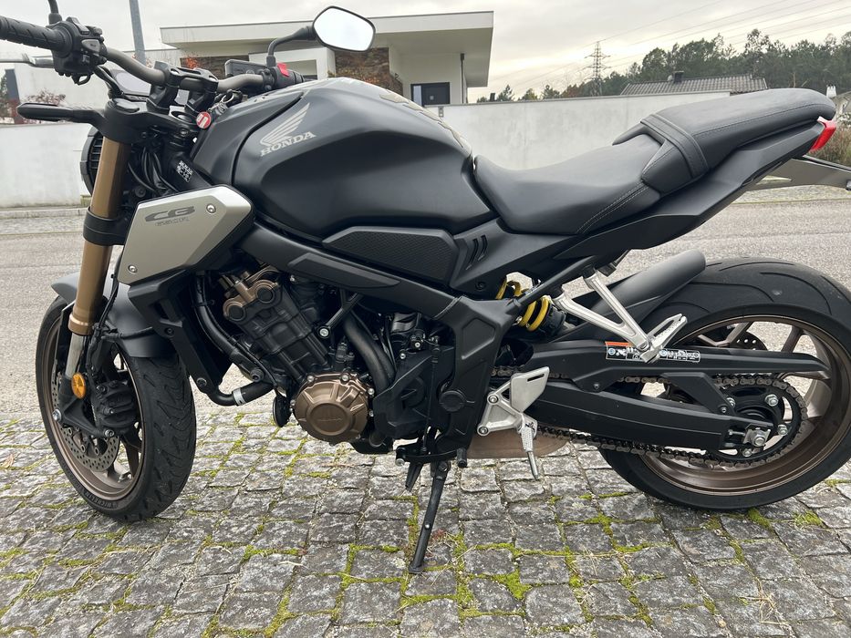 Honda CB650R 2021 - MUITO BOM Estado
