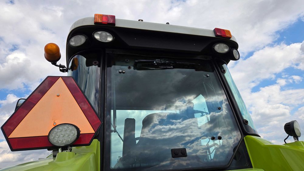 Трактор Claas Arion 620