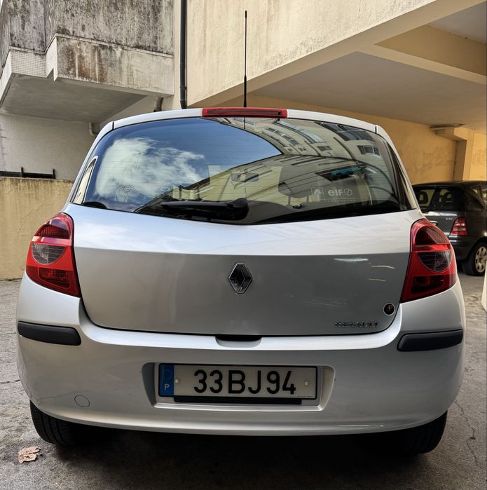 Renault Clio III 1.2 16V - 75Cv - Gasolina