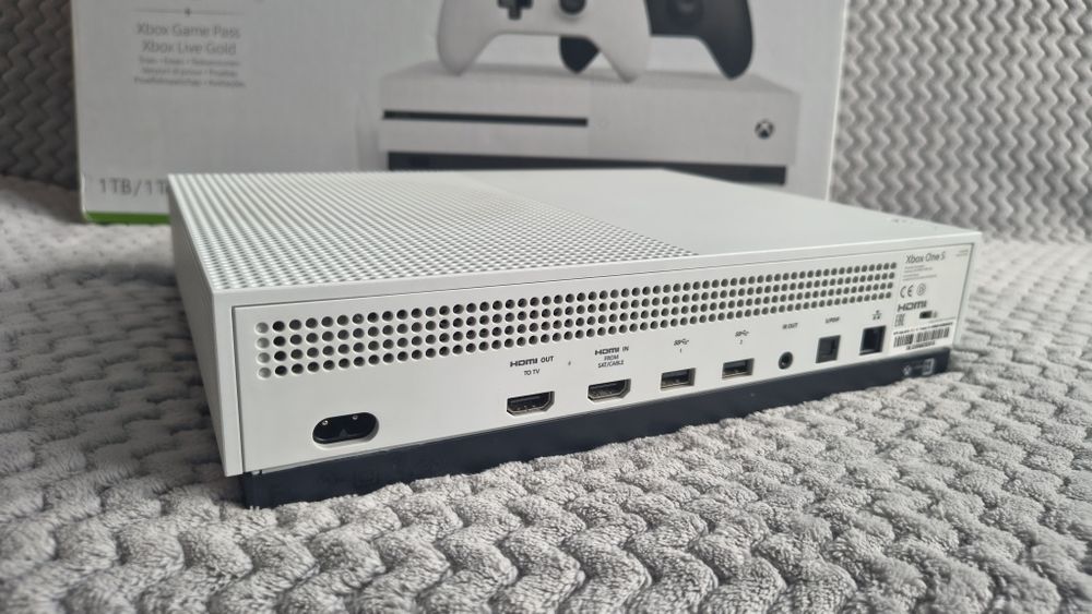 Konsola Xbox one s 1 TB