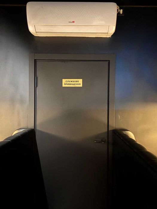 Продається кафе-бар Black White на вулиці Небесної Сотні та Політаєва