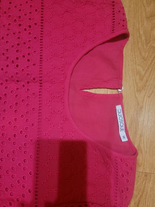 Bluzka z krótkim rękawem.