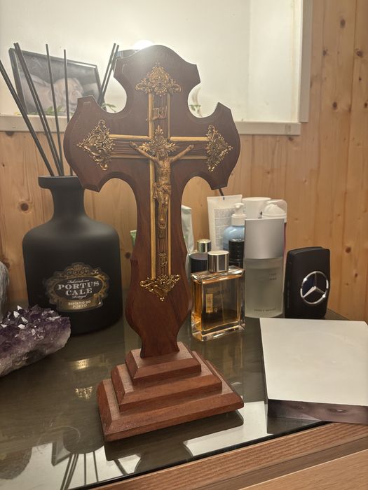 Crucifixo Art Nouveaux em excelente estado
