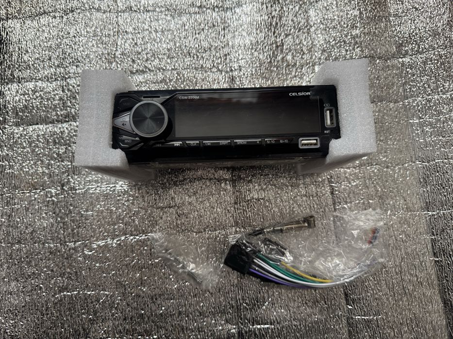 Продам  магнітолу