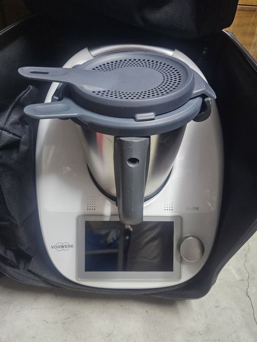 Bimby (Thermomix) TM6 com troley para transporte