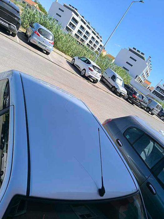 Peugeot 106 1.1 Quiksilver - Estimado em garagem!