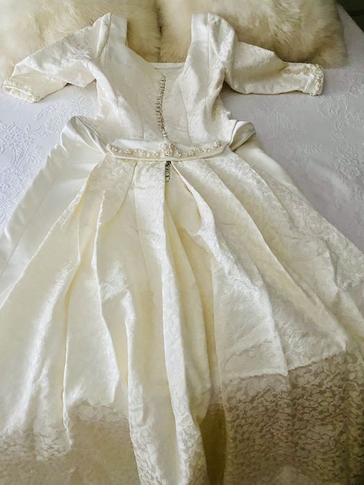 Vestido de noiva em seda e seda lavrada
