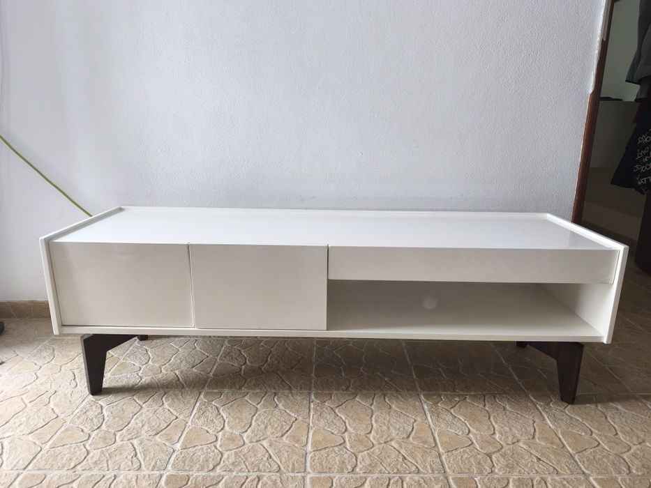 Móvel de sala branco