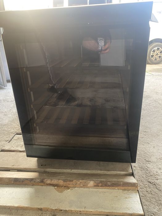 Винннмй Холодильник AEG AWUS040B8B