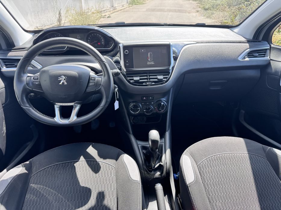 PEUGEOT 208 1.2 ALLURE NACIONAL Otimo estado