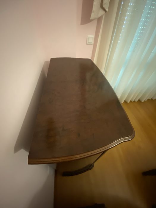 Camiseiro Mogno estilo Inglês