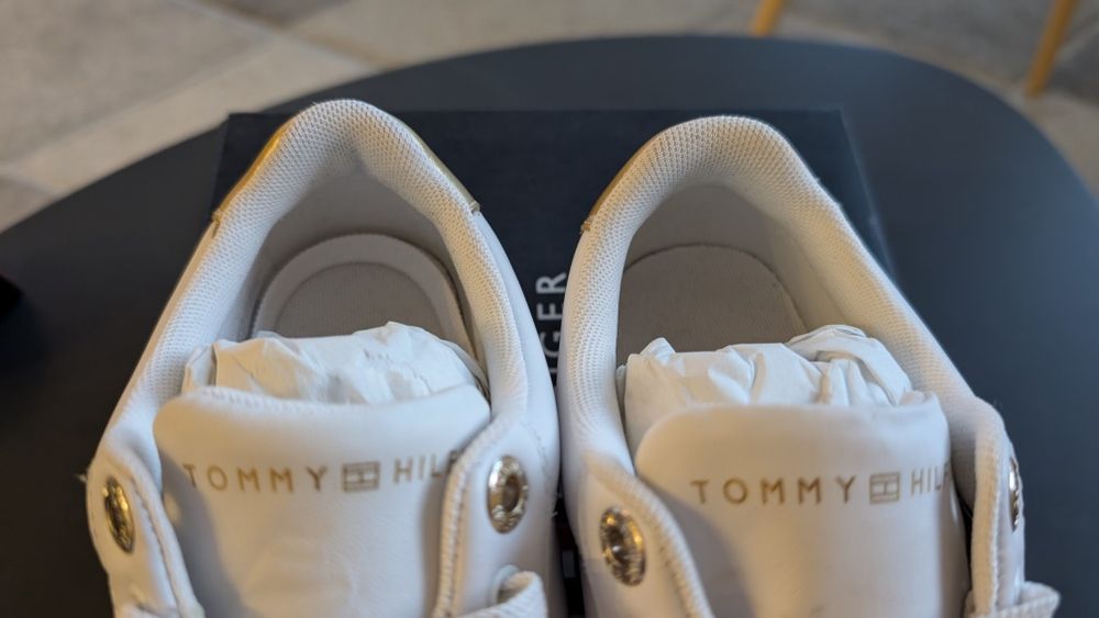 Tony Hilfiger snieakers