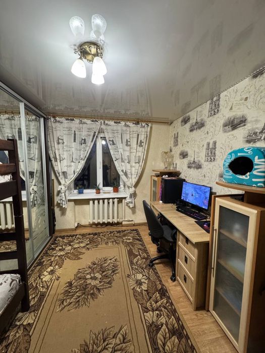 КРЕС, 2 кім. ЧЕШКА , 4йповерх, окремі кімнати, можна по ЄВідновлення