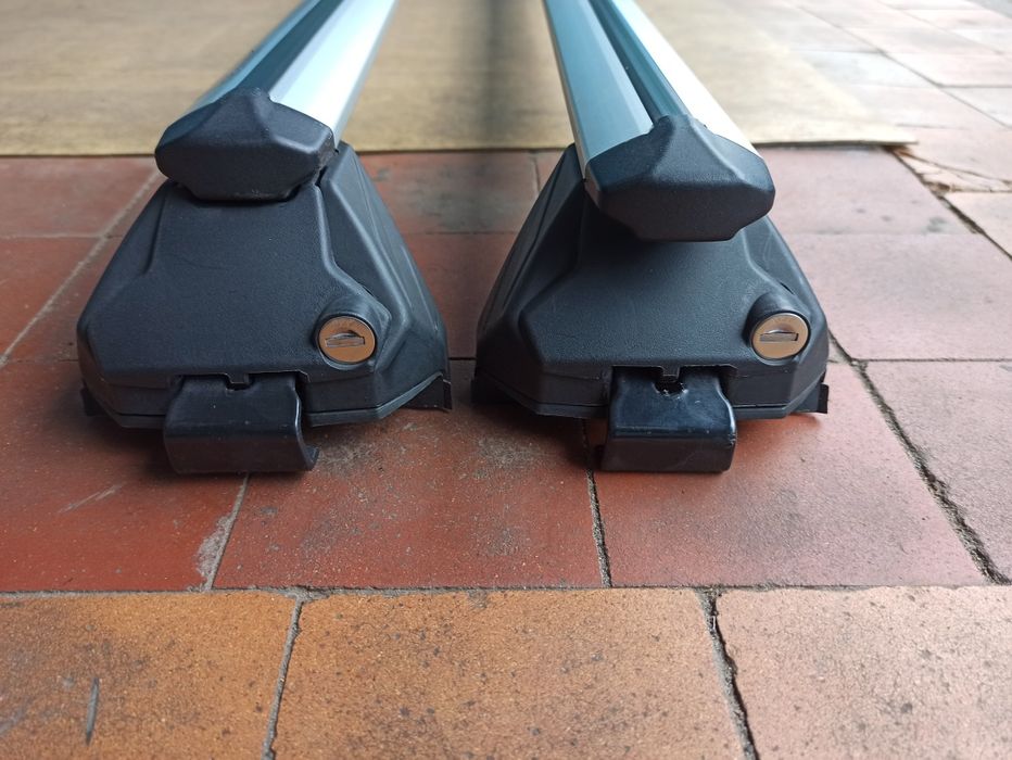 Багажник на даху авто