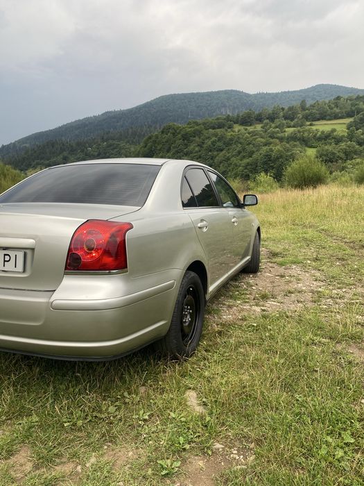 Тойота Авенсіс т25