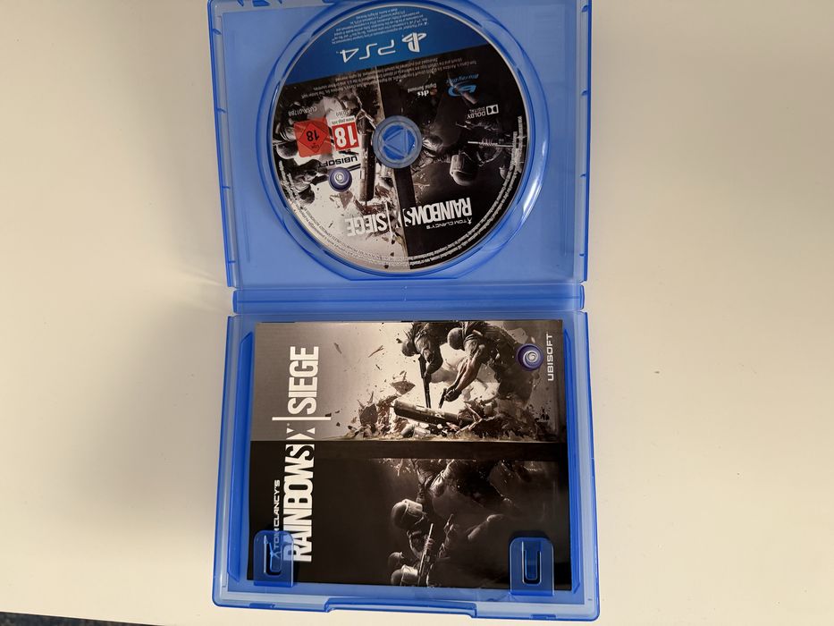 PS4 (Com 2 comandos, 2 jogos)