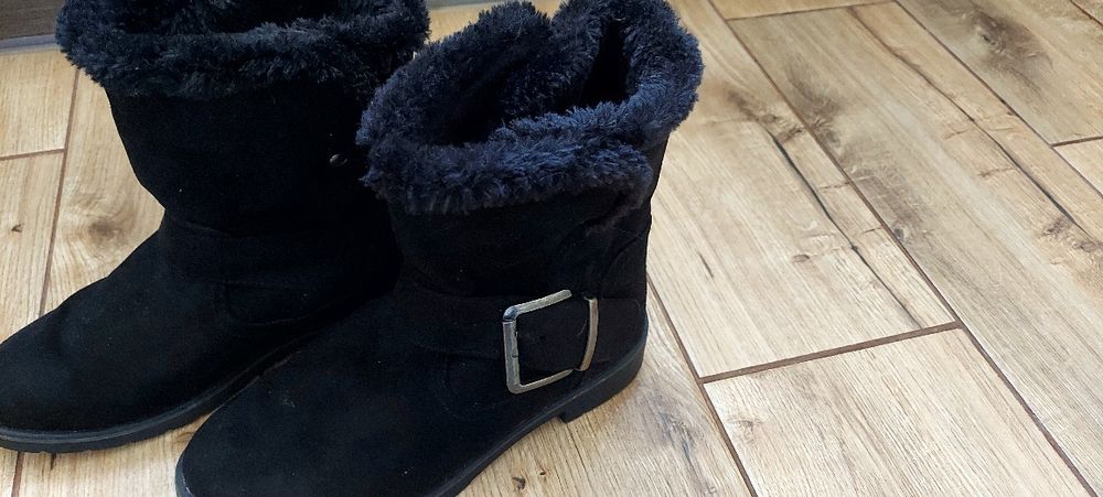 Замшеві чобітки б/у