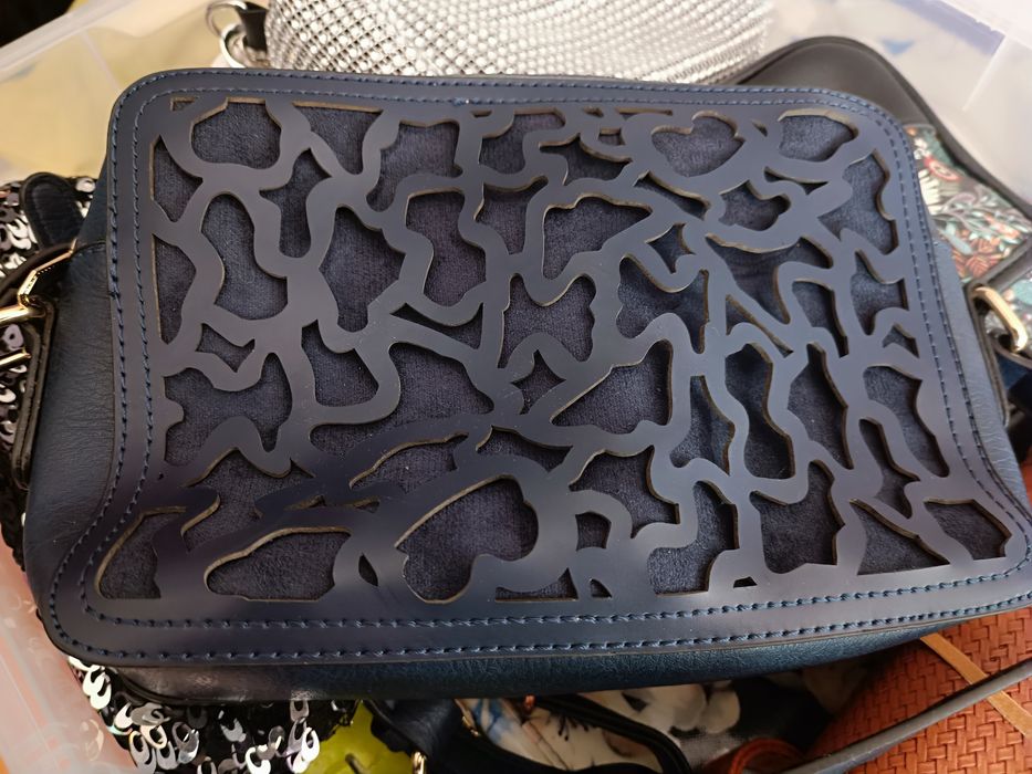 Mala tiracolo azul escuro