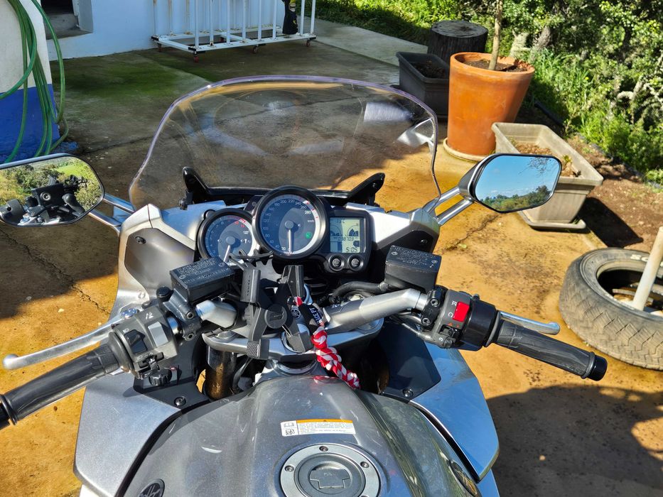 YAMAHA FJR 1300  de 2013 com 38 000km aceito troca