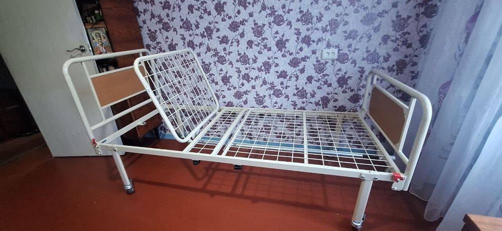 Ліжко медичне спеціальне