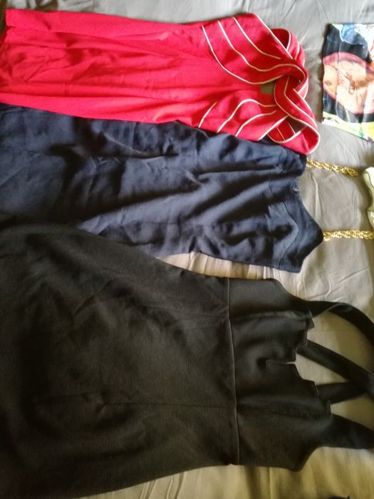 Lote de roupa feminina