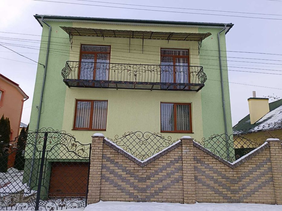 Продаж будинку з сонячними панелями, район школи №2, м. Дрогобич!