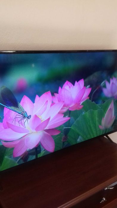 Телевизор BRAVIS 55" смарт тв. Т2.под ремонт