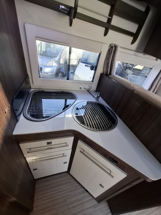 Autocaravana cama central+basculante 5 lugares