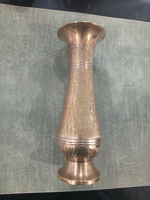 Jarra em latão 20 cm