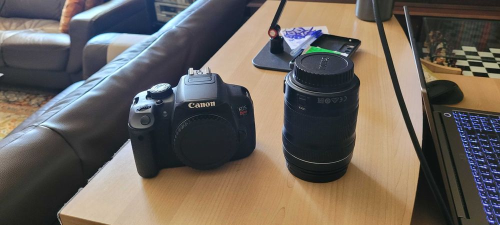 Canon EOS 700D (Rebel T5i) com lente 18-135mm IS STM + Cartão 64GB