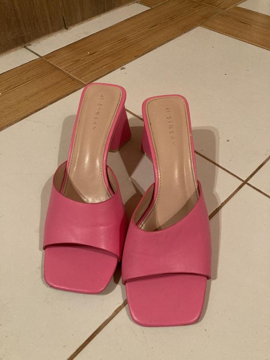 Sandałki na obcasie, różowe