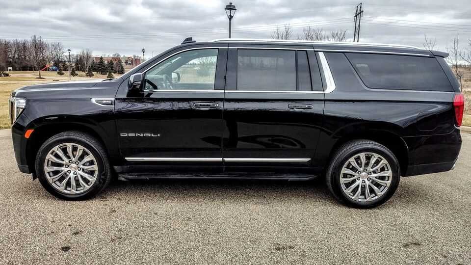 2022   GMC  Yukon