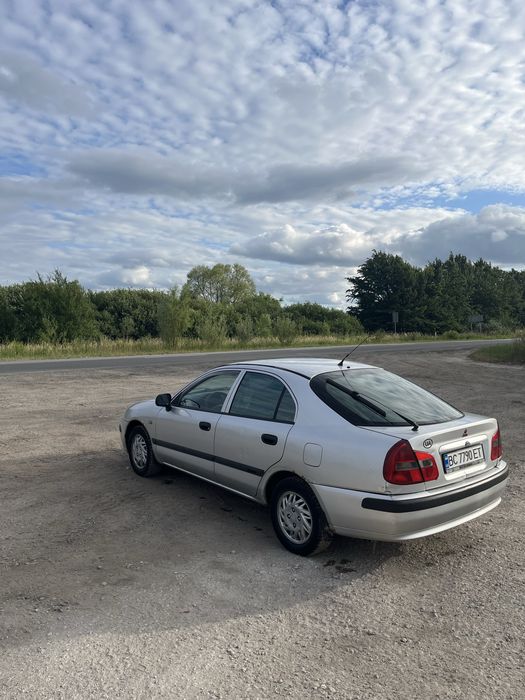 Поодам Mitsubishi Carisma 2000