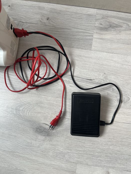 Електромеханічна швейна машишка Veritas Janis