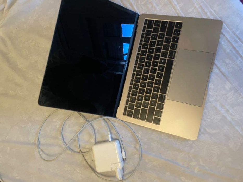 MacBook Pro Intel Core i5 2017 8GB RAM 128GB