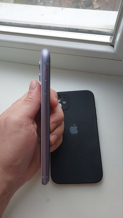 Продам iPhone 11 128