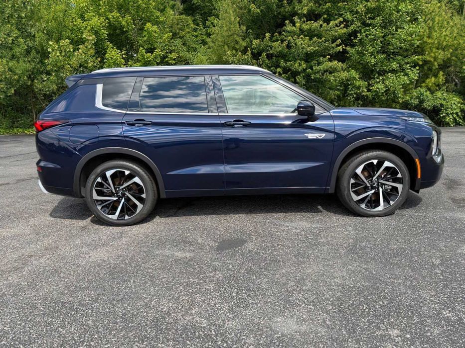 Mitsubishi Outlander PHEV SEL      2023